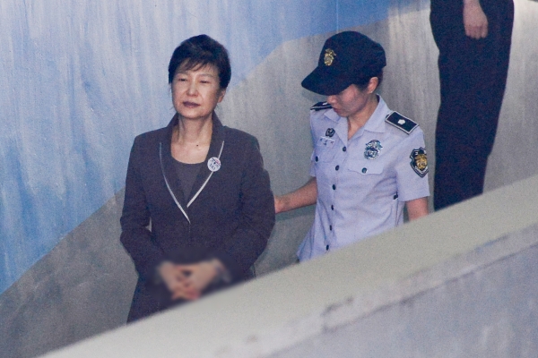 박근혜 대통령의 재판 출석 모습(사진=뉴시스)