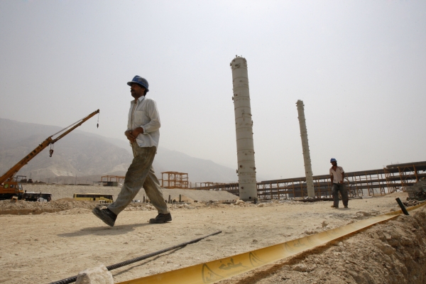 이란 페르시아만 북부의 파르스 가스전 건설현장의 이란 근로자들(사진=뉴시스)