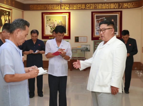 조선중앙TV가 21일 오후 김정은 국무위원장이 묘향산의료기구공장을 현지 지도했다고 보도했다.(사진=조선중앙TV 캡처)