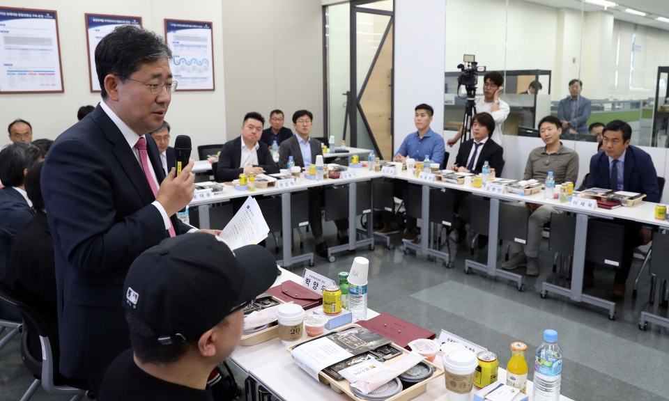 지난 5월 열린 저작권 분야 현장간담회에 참석한 박양우 장관 (사진=문화체육관광부)
