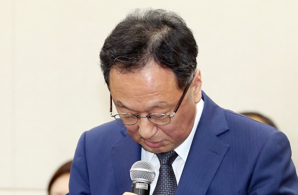 ’인보사 의혹‘을 수사 중인 검찰이 이우석 코오롱생명과학 대표에 대해 24일 구속영장을 청구했다. (사진=뉴시스)