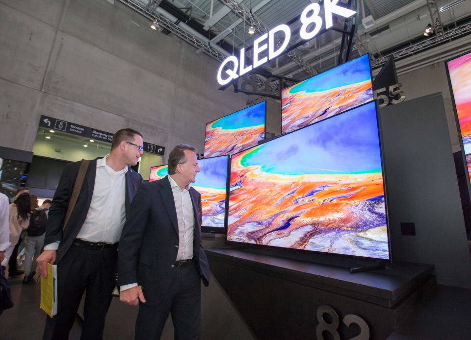 지난 9월 독일 베를린에서 열린 가전전시회 'IFA 2019' 에 전시된 삼성 QLED 8K TV. (사진=삼성전자 제공)
