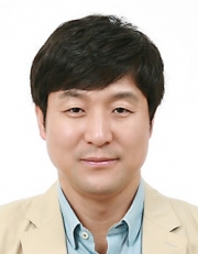 최진봉 성공회대 교수