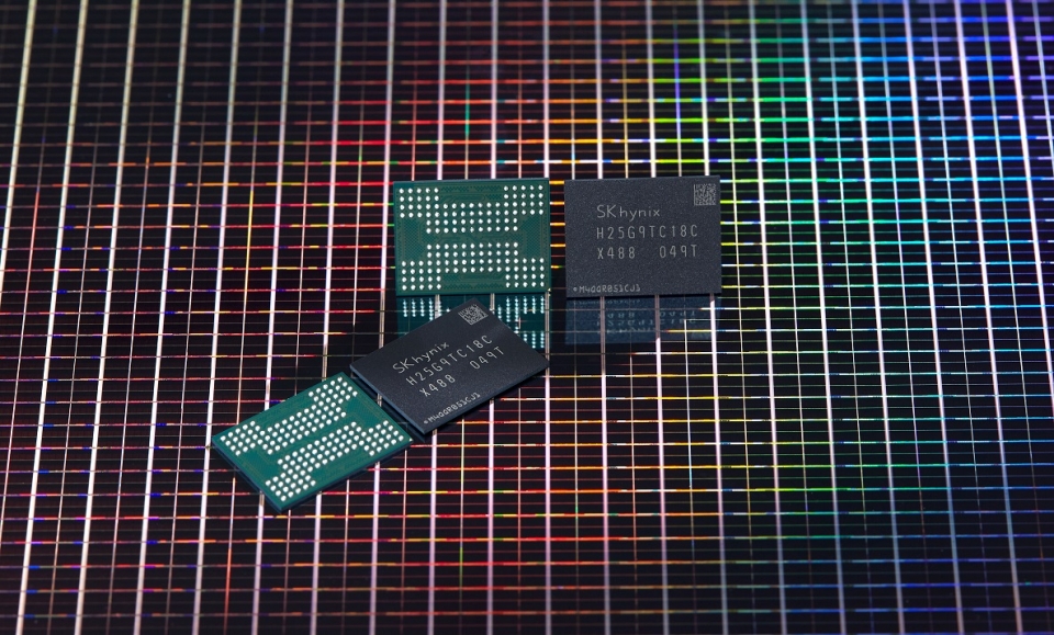 SK하이닉스가 개발한 176단 4D 낸드 기반 512Gb TLC (사진=SK하이닉스)