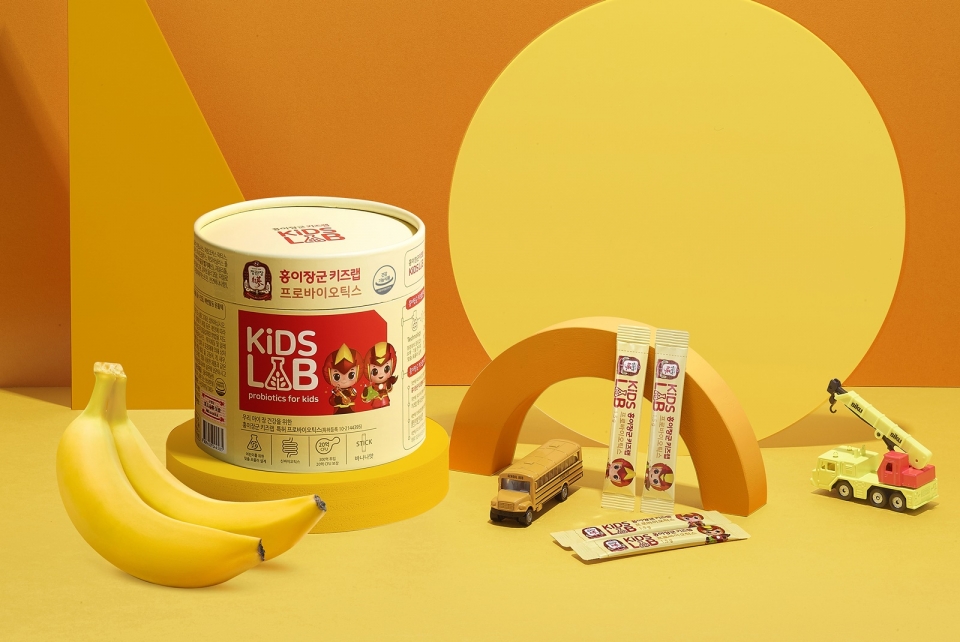 KGC인삼공사가 어린이 장건강을 위한 ‘홍이장군 키즈랩 프로바이오틱스’ 신제품을 출시하며 어린이 유산균 시장에 본격적으로 진출한다. (사진=KGC인삼공사)