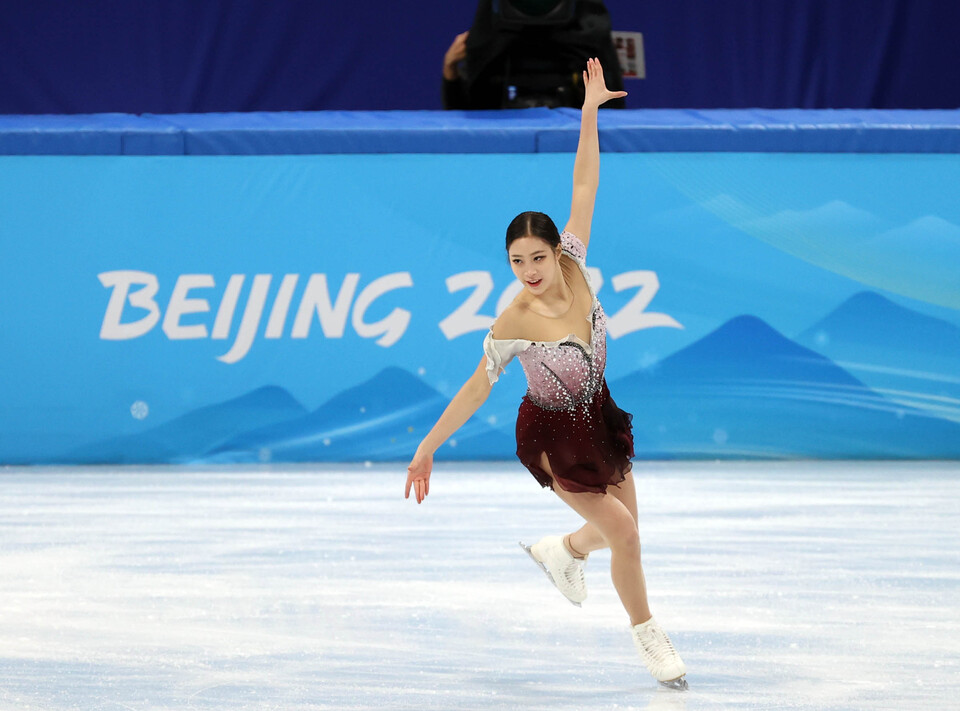 17일 오후 중국 베이징 캐피털 실내경기장에서 열린 2022 베이징동계올림픽 피겨 스케이팅 여자 싱글 프리스케이팅에서 한국 유영이 연기를 하고 있다. (사진=뉴시스)