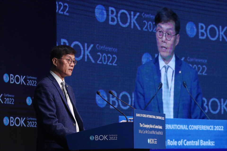 이창용 한국은행 총재가 2일 오전 서울 중구 웨스틴조선호텔에서 열린 '2022 BOK 국제컨퍼런스'에서 개회사 및 기조연설을 하고 있다. (사진=뉴시스)