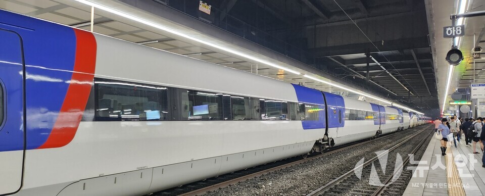 한국철도공사가 11일 추석과 한글날 연휴 기간에 KTX 등 열차 운행을 늘린다고 밝혔다. [사진=뉴시안]