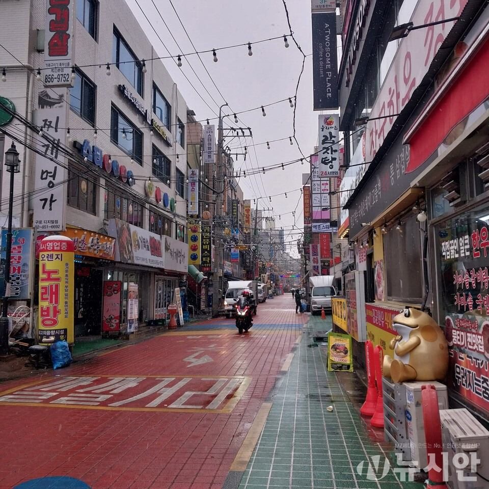 한국경제인협회는 4일 노후 소비재 및 설비 교체가 내수 활성화와 탄소중립 달성을 동시에 해결할 열쇠라며, ‘친환경·내수활성화를 위한 K-리뉴얼 7대 과제’를 제시했다. [사진=뉴시안]