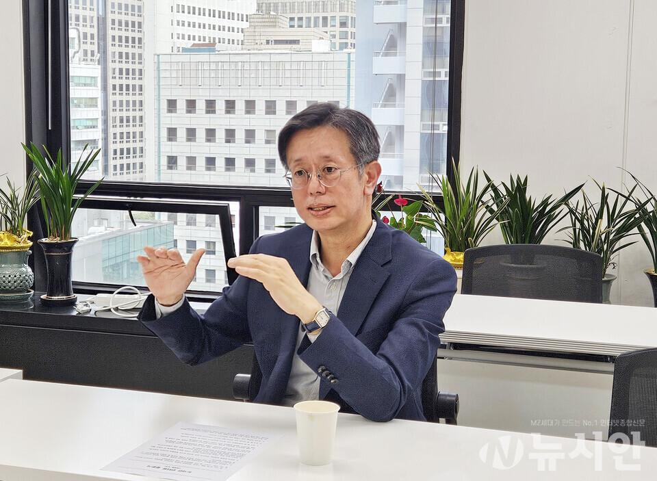 권태현 '잘 사는 신묘한 방법' 저자. [사진=송서영 기자]