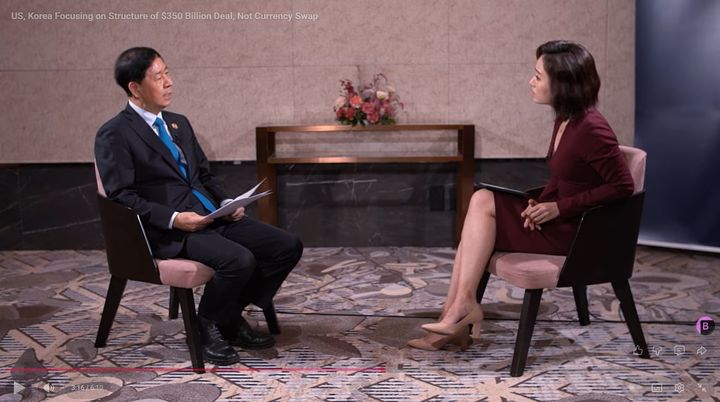 사진은 지난 22일 유튜브에 공개된 구윤철 경제부총리 겸 기획재정부 장관과 블룸버그TV와의 인터뷰 모습. [사진=블룸버그TV 유튜브 캡처/뉴시스]