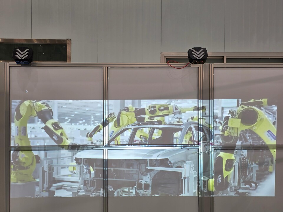 현대차·기아는 6일 울산 제조솔루션 시운전공장과 ME-GTC(글로벌 트레이닝 센터)에서 이포레스트 테크 데이(E-FOREST TECH DAY)를 진행했다고 밝혔다. 이번 행사에서는 '혁신을 실행하다'를 슬로건으로 총 177개의 혁신 제조기술을 전시해 현대차그룹의 제조 기술력을 집약적으로 선보였다. 사진은 하이브리드 스마트 안전센서 모습. [사진=현대차·기아/뉴시스]