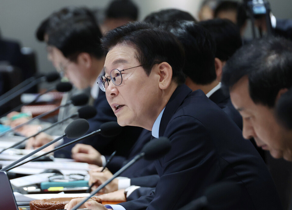 이재명 대통령이 11일 서울 용산 대통령실 청사에서 열린 국무회의에서 발언하고 있다. [사진=대통령실통신사진기자단/뉴시스]