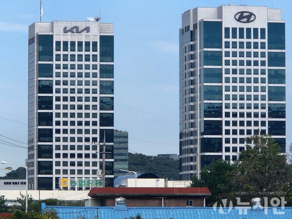 현대자동차그룹이 내년부터 2030년까지 5년간 국내에 총 125조 2000억 원의 사상 최대 규모 투자를 단행한다. 사진은 양재동 현대차 본사 사옥 전경. [사진=뉴시안]