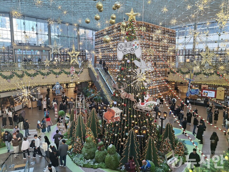 크리스마스를 한 달여 앞두고 외식·유통업계가 연말 특수를 노린 프리미엄 케이크 전쟁에 돌입했다. [사진=신선경 기자]