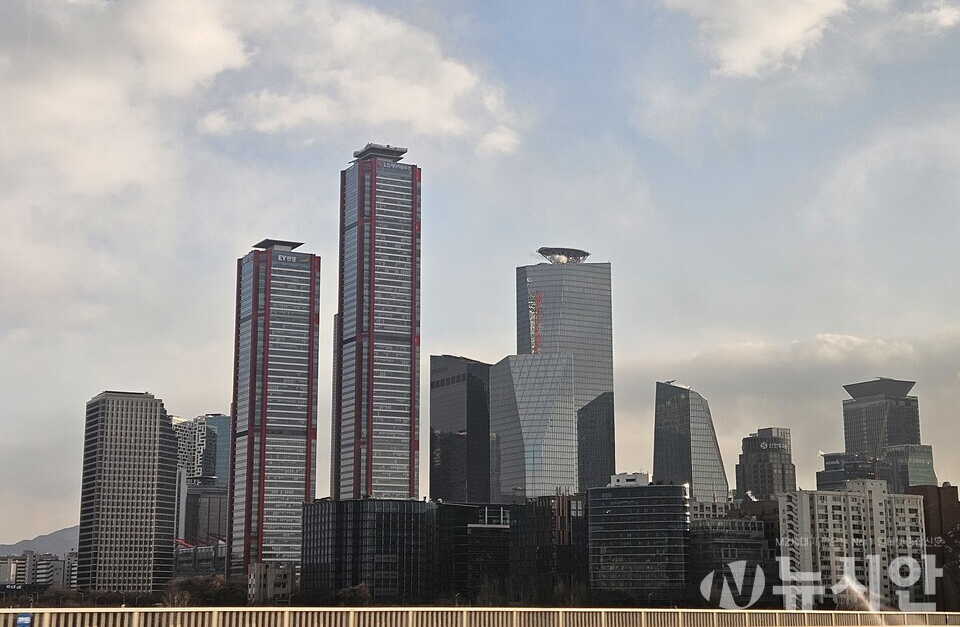 8년 만에 첫 IMA 사업자로 미래에셋·한국투자증권이 선정되며 12월 출시될 첫 상품을 앞두고 자금 유입 여부에 시장의 관심이 집중되고 있다. [사진=송서영 기자] 