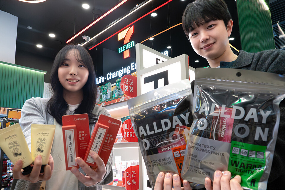 세븐일레븐도 패션·뷰티 전담팀을 신설하며 관련 상품군을 빠르게 확대하고 있다. [사진=세븐일레븐]