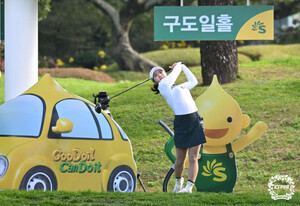 고지원, 고향서 '훨훨' 시즌 2승 시동...S-OIL 3타 차 단독 <b>선두</b>