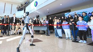 [초점] 휴머노이드부터 로봇 핸드까지...국내 로봇산업, 상용화 경쟁 불... - 뉴스 썸네일 이미지